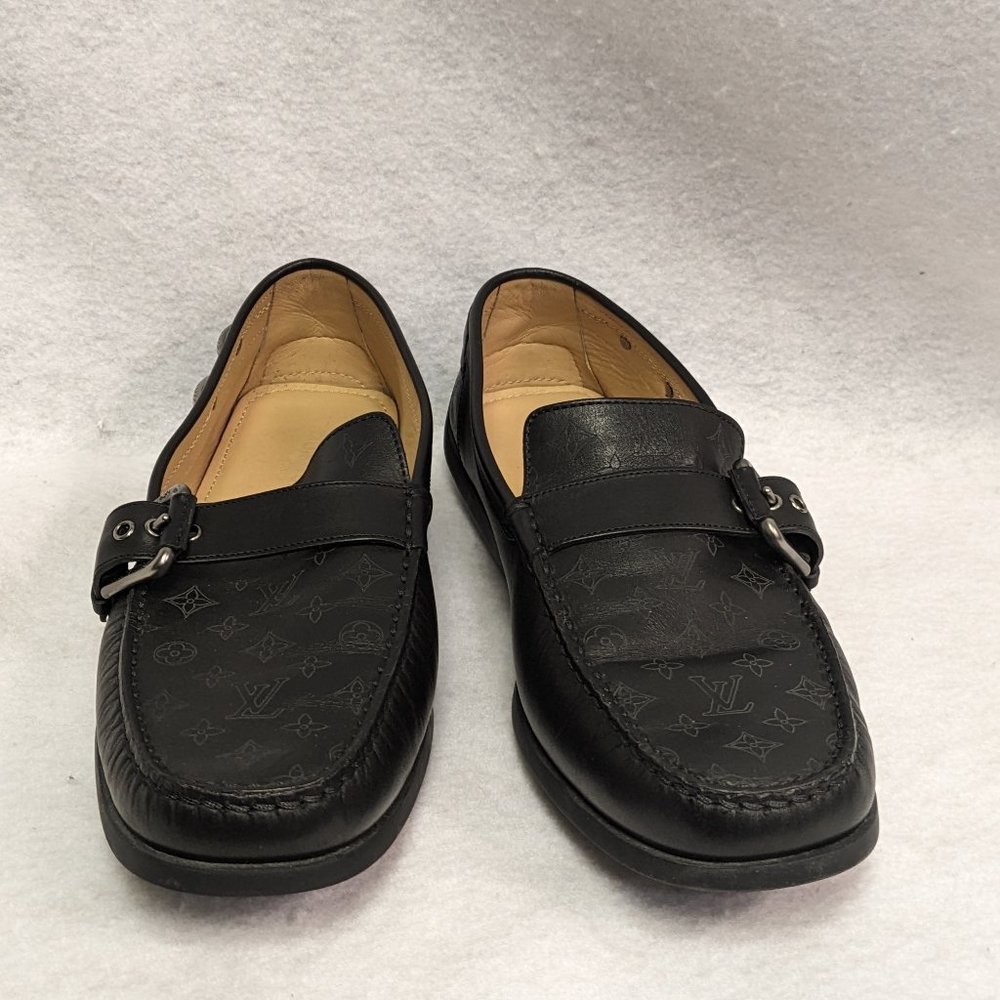Women's Black Leather Louis Vuitton Loafers Size 9